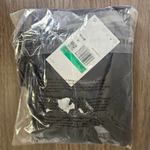 Nike Big Boys XL Dri Fit Long Sleeve  Training Tee XL (+) Black NWT - Picture 4 of 4